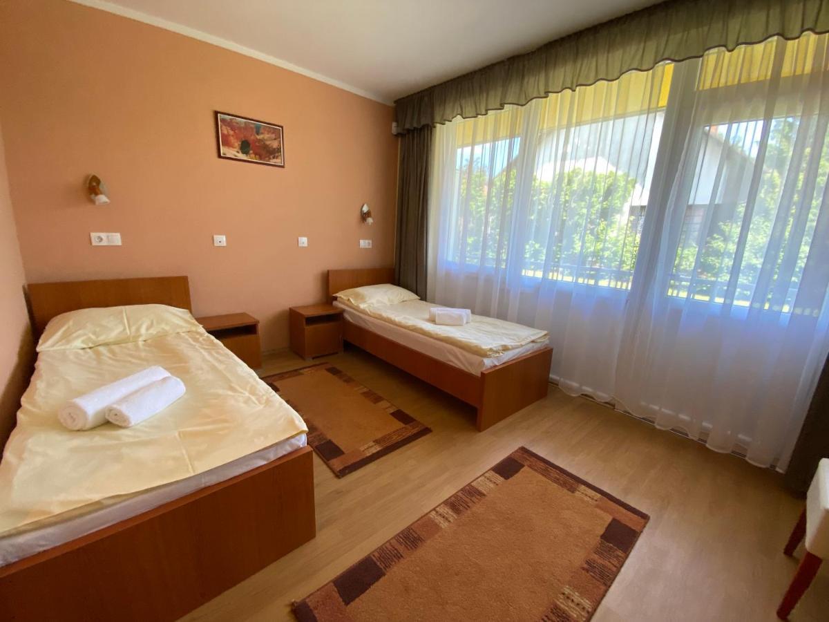 Double or Twin Room,1403781881:JPEG