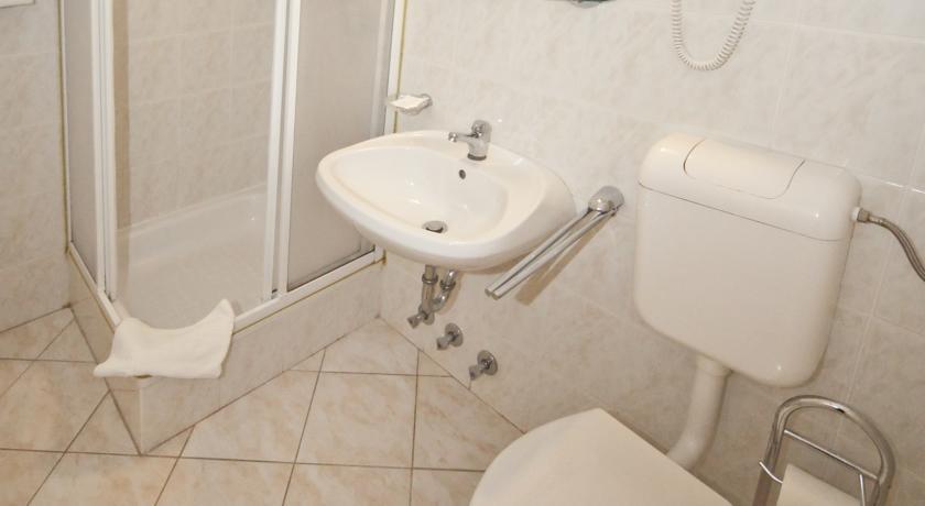 Triple Room,379149502:JPEG