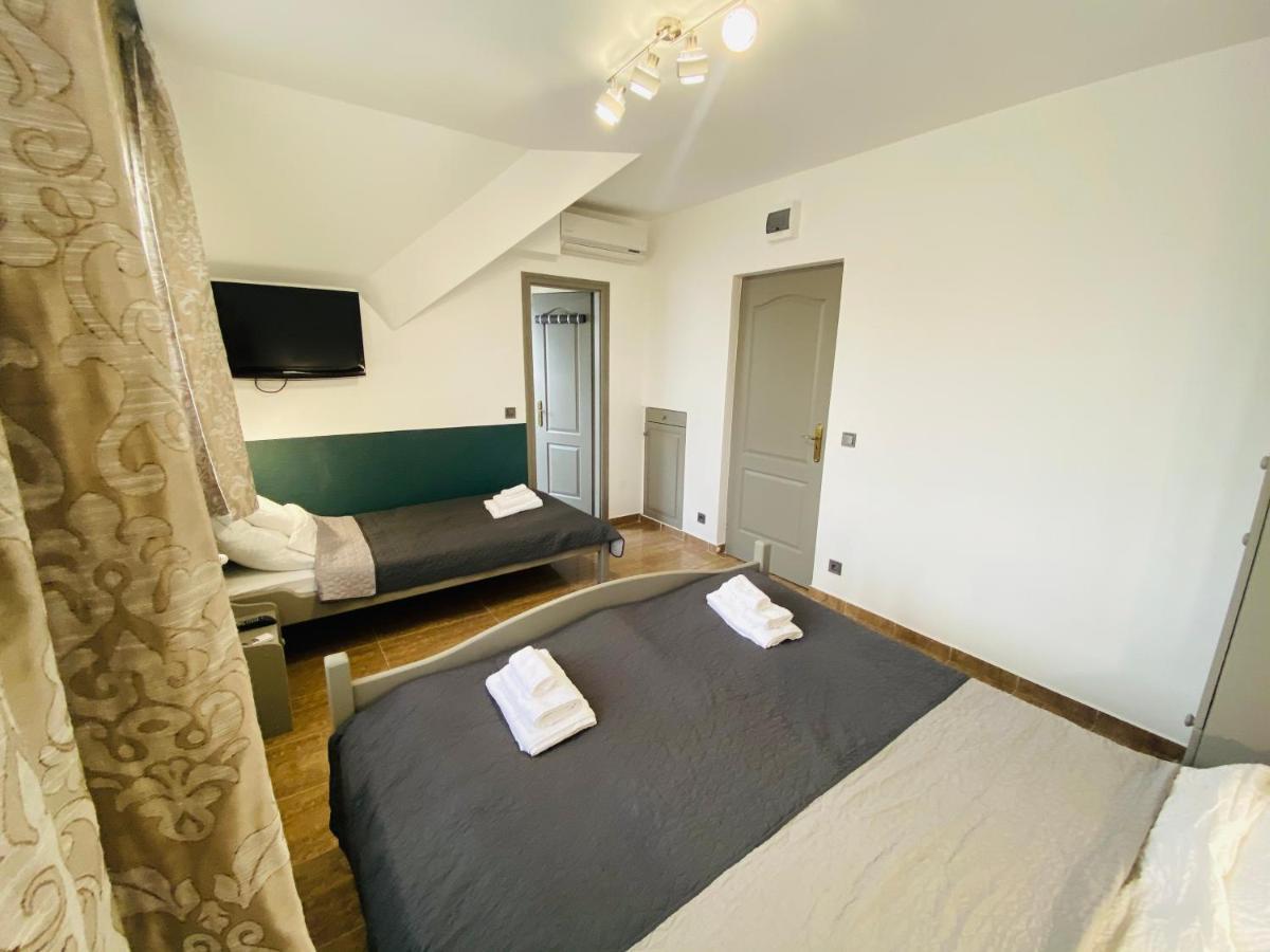 Triple Room Bathroom