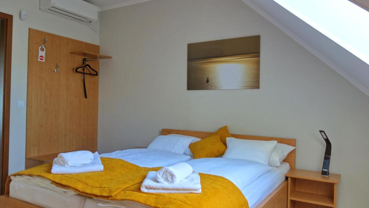 Double or Twin Room,1252946980:JPEG