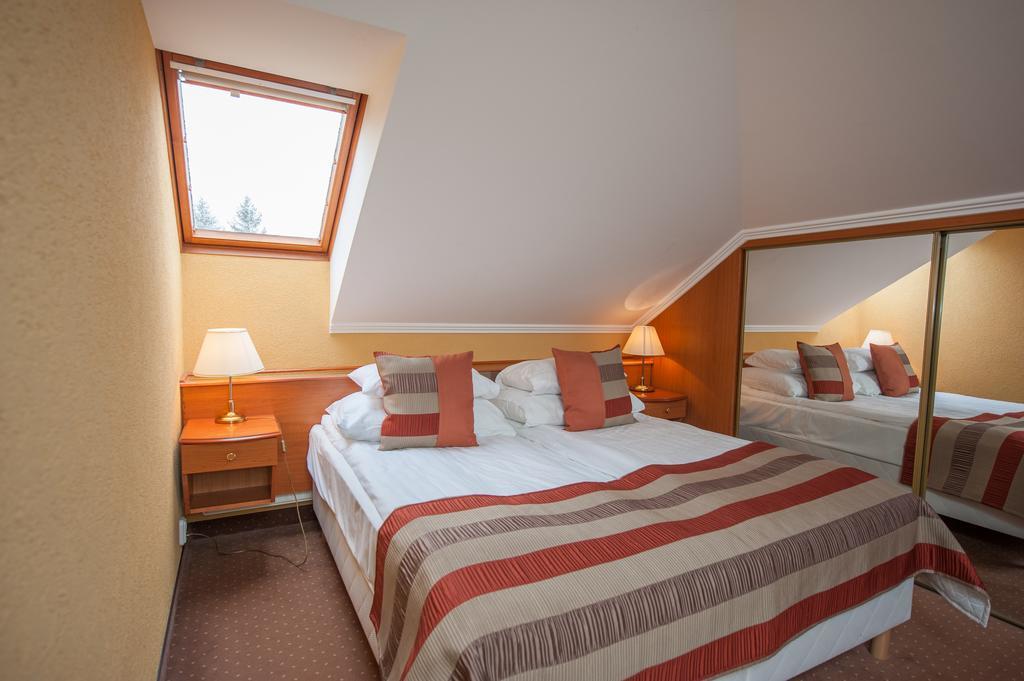 Standard Suite,124515195:JPEG