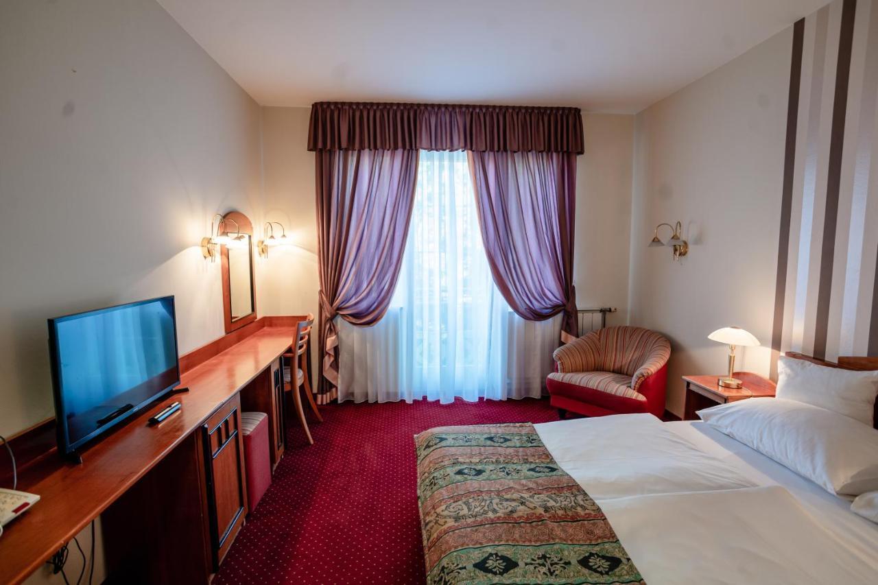 Standard Queen Room,1294288969:JPEG