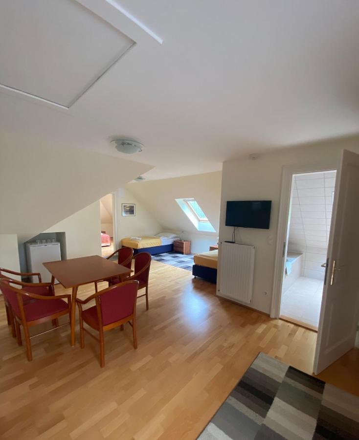 Apartment,1395423611:JPEG