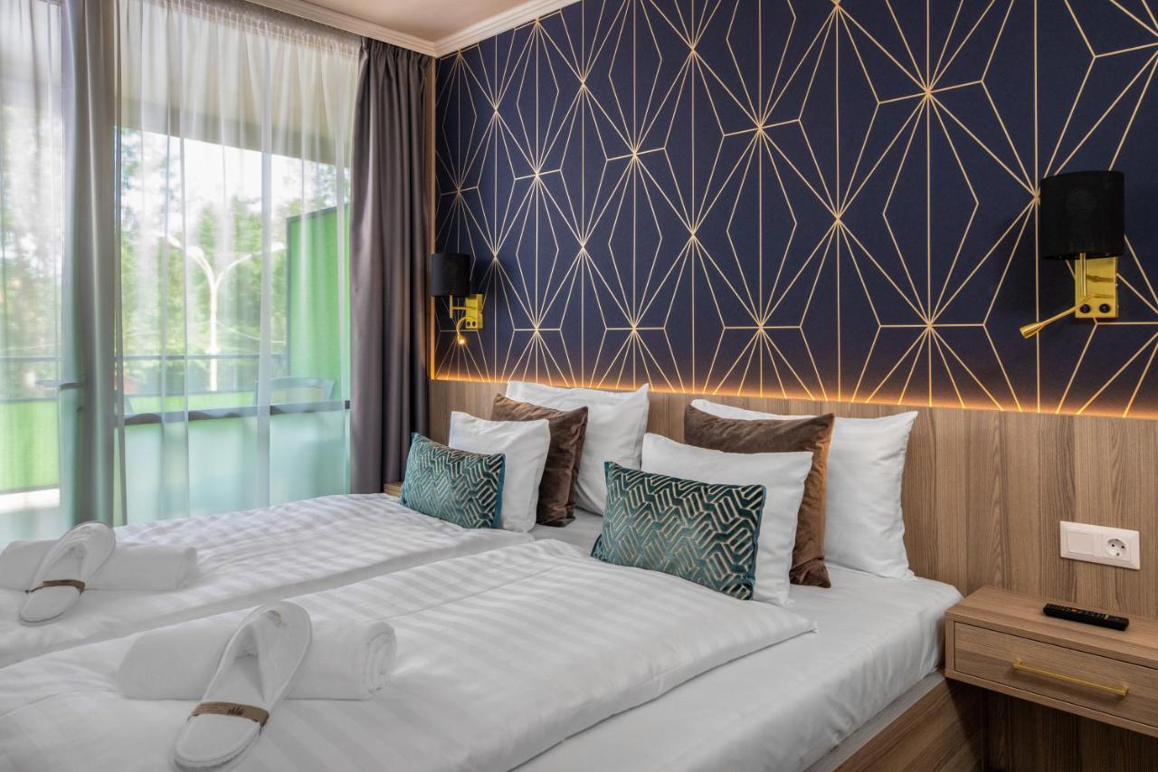 Elegant Double Room Balcony,1412250533:JPEG