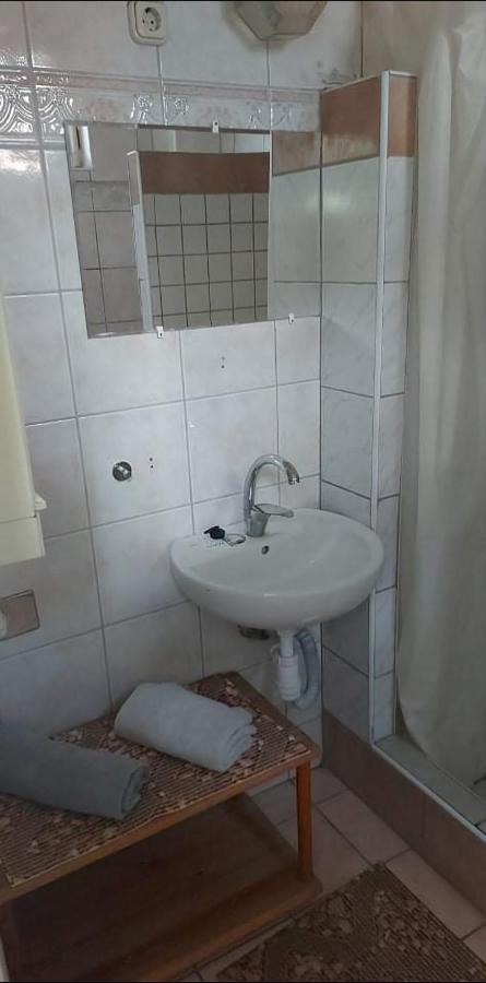 Double Room,1431350443:JPEG