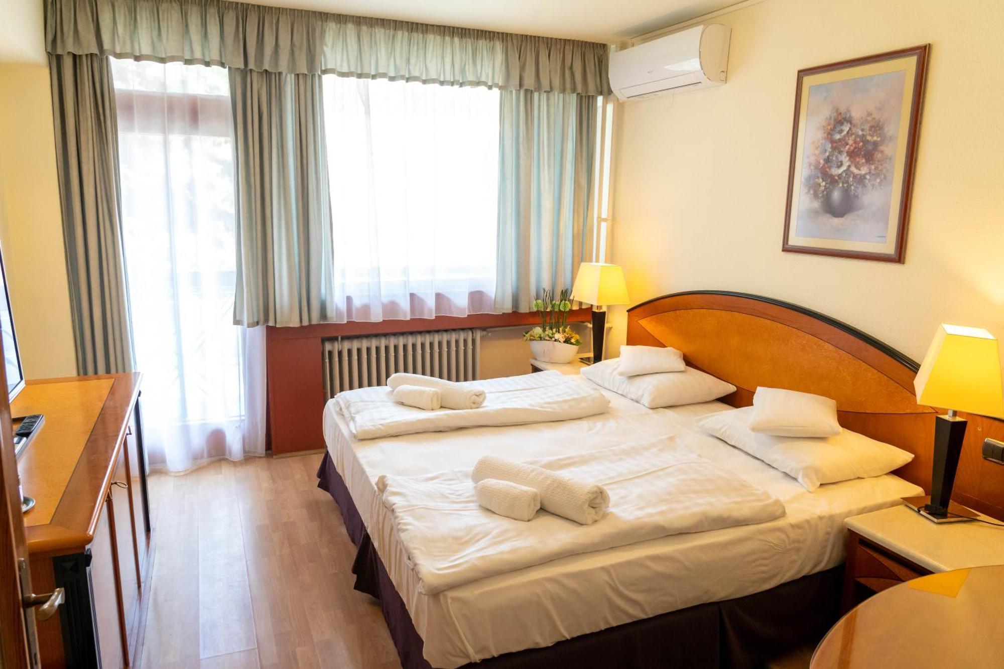 Standard Double Room,1556896222:JPEG