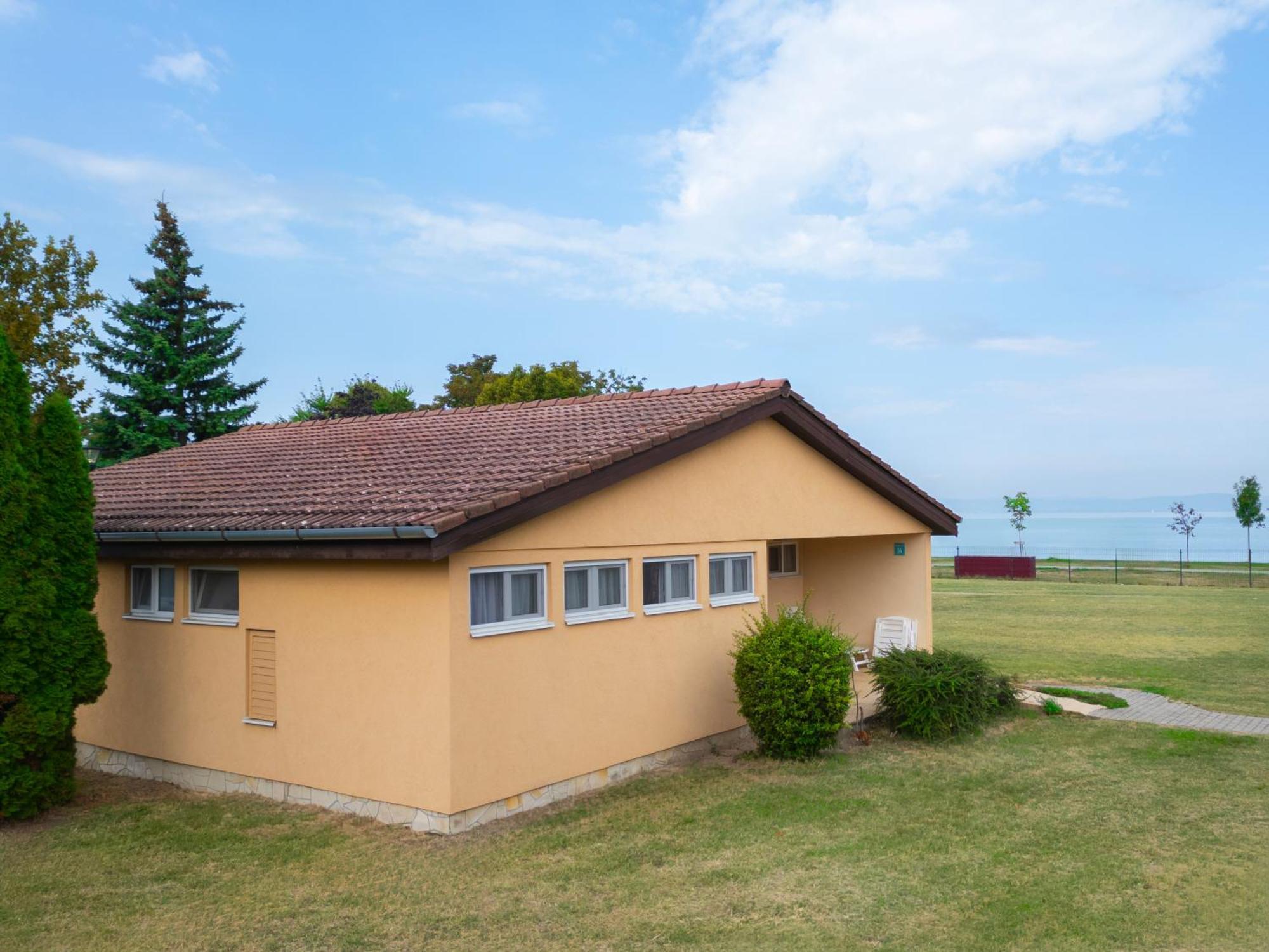Deluxe Bungalow