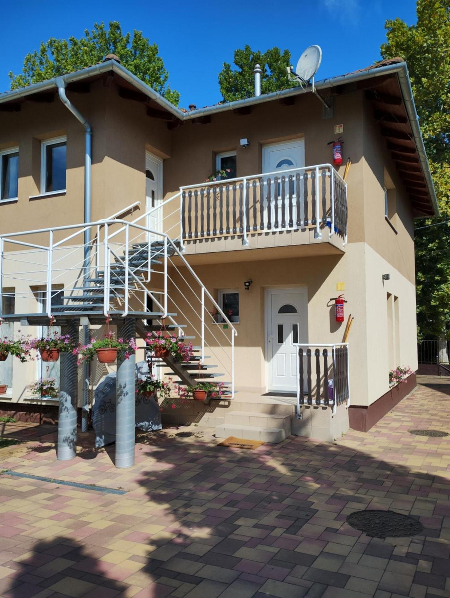 One-Bedroom Apartment,1678654764:JPEG