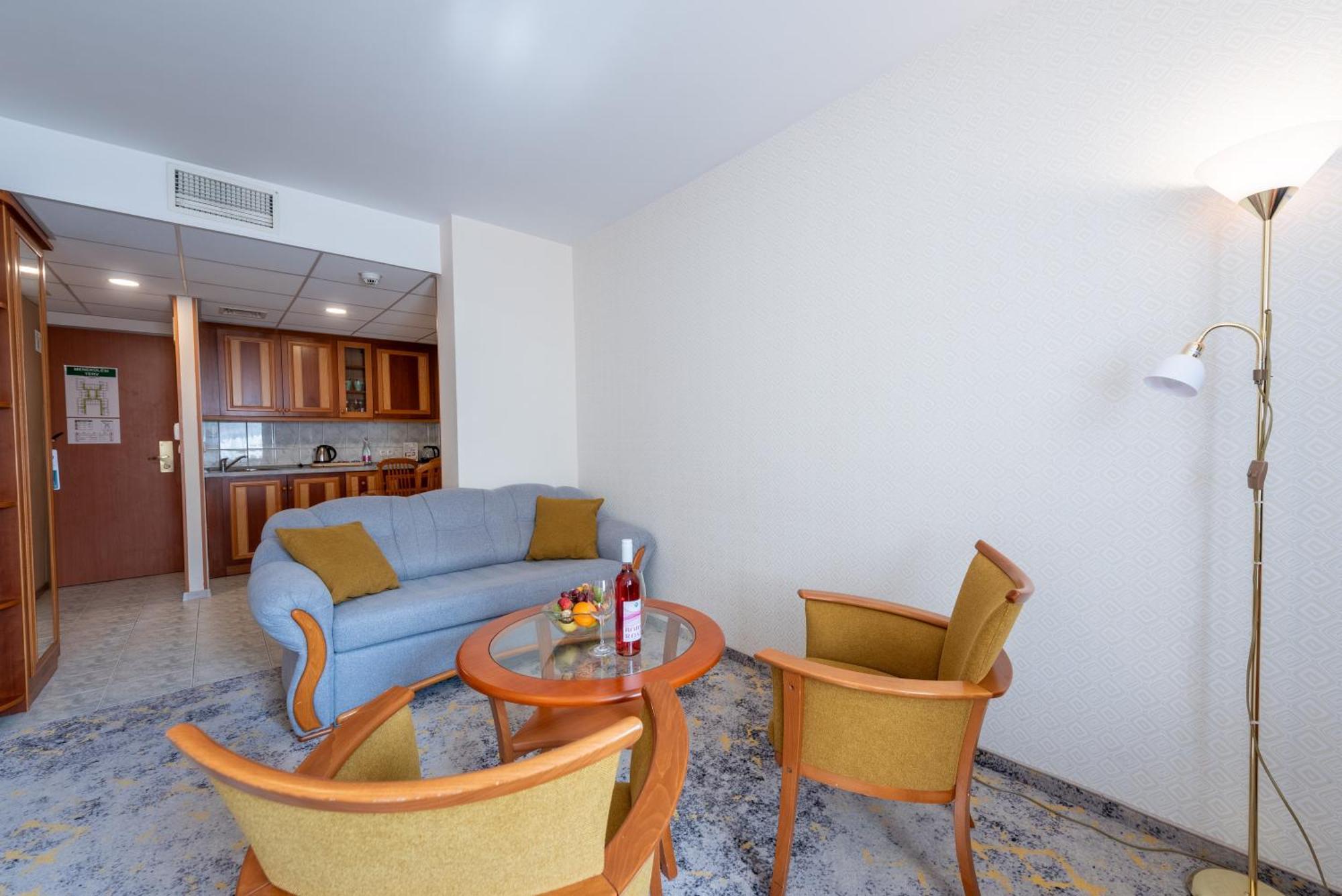 One-Bedroom Apartment,1765151736:JPEG