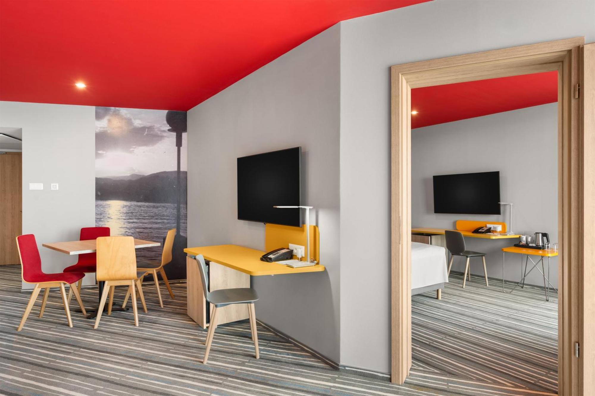 One-Bedroom Suite,1771022115:JPEG