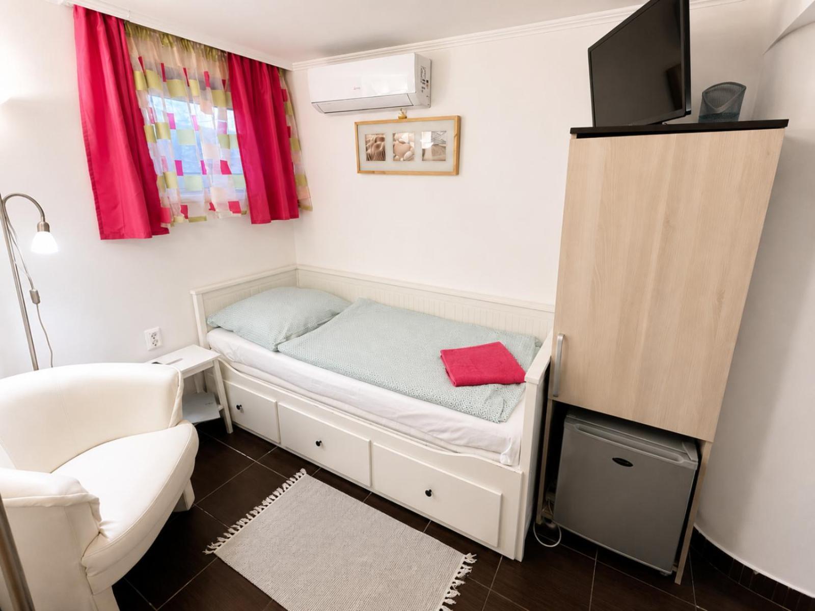 Single Room Bath