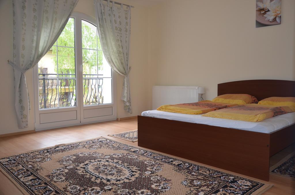 Doppelzimmer mit Balkon
