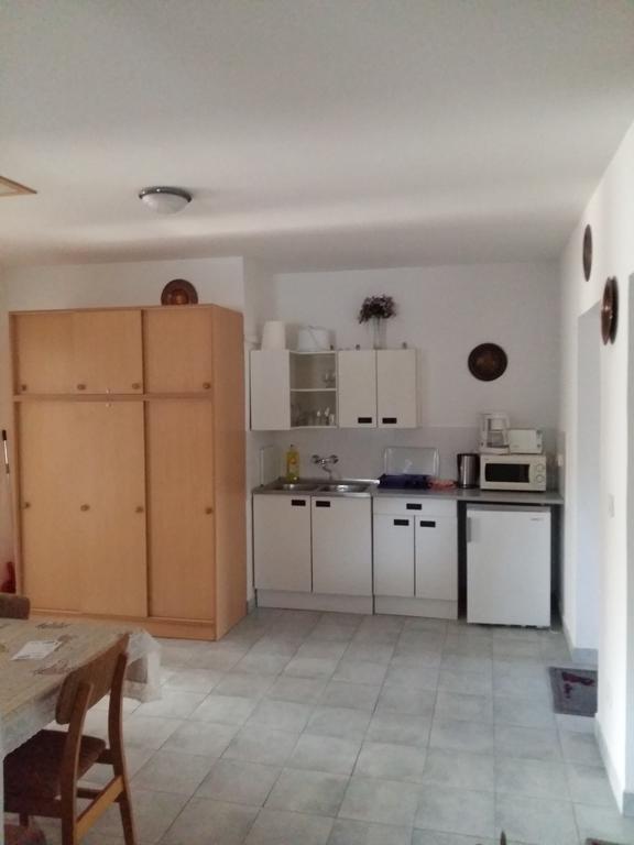 Dreibettzimmer mit Bad