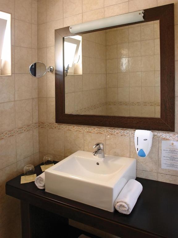 Double Room,687731955:JPEG