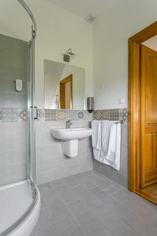 Modern Double Room,256983057:JPEG