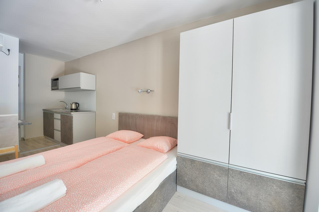 Studio Appartement met Balkon