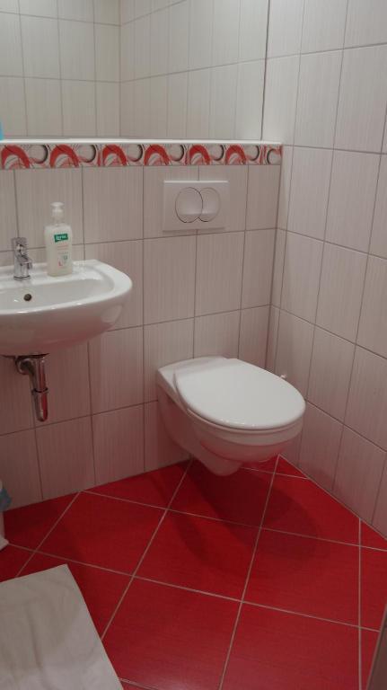 Basic Triple Room,692144994:JPEG