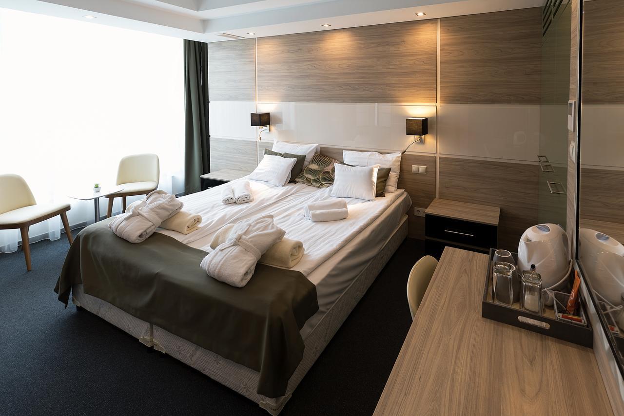 Deluxe Doppel-/Zweibettzimmer mit Garten