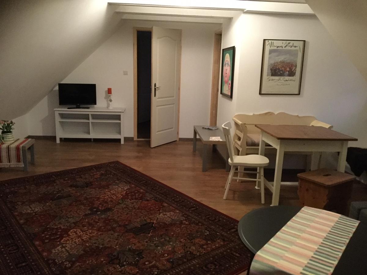 Apartment,666223149:JPEG