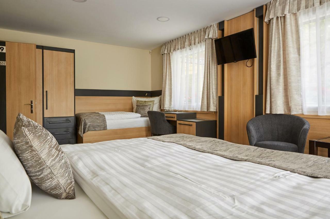 Double or Twin Room Disability Access,807919116:JPEG