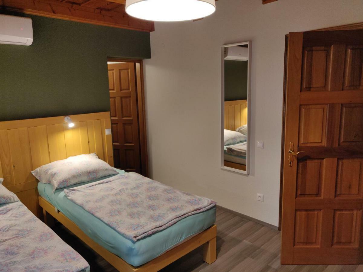 Twin Room with Shower,891262369:JPEG