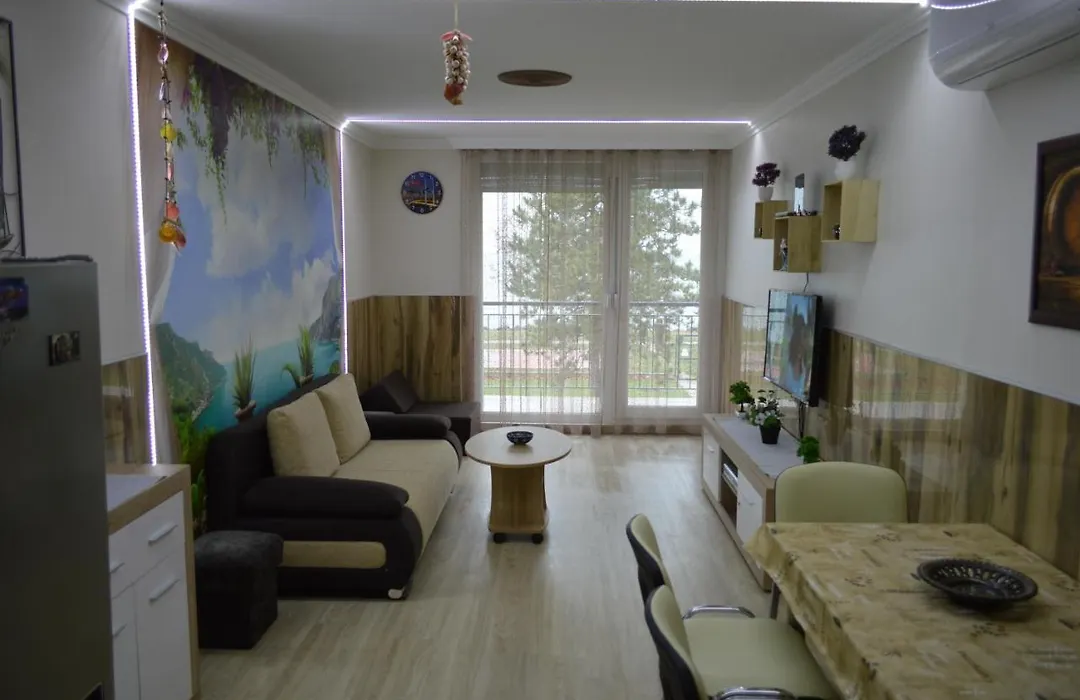 Siofok Ezuestpart Granada Koezvetlen Vizparti Premium Apartman-1