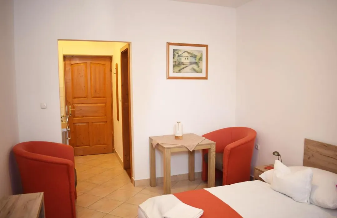 Varga Apartmanhaz-1