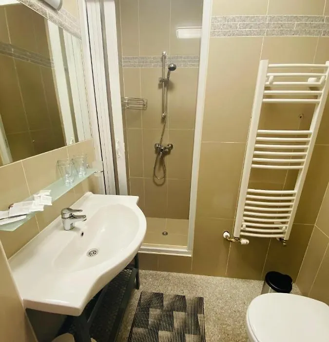 Linton Apartmanhaz - Siofok, Plazs-1