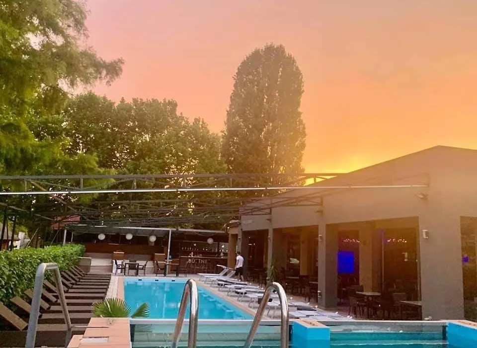 Player'S Pool&Rooms-1