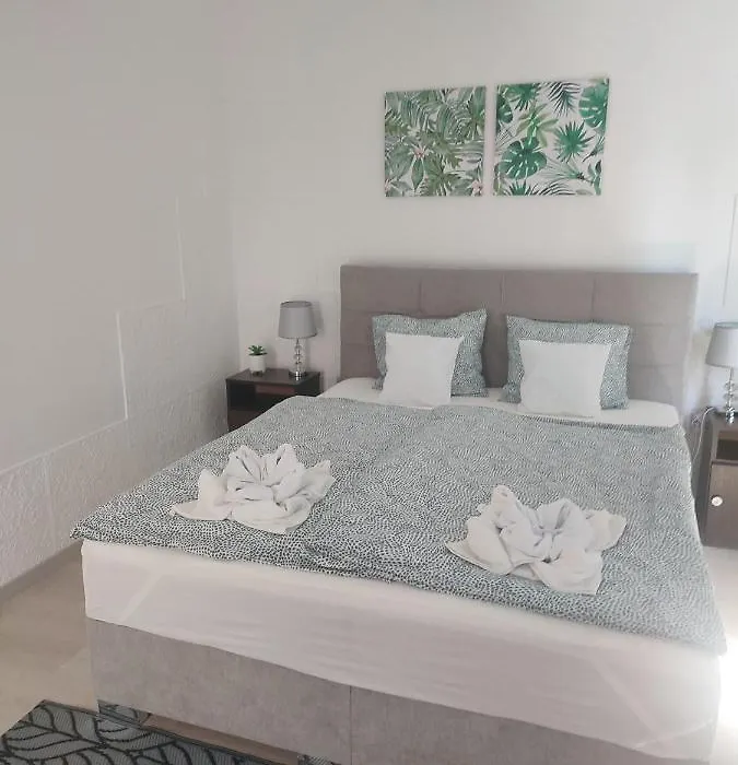 Veronika Rooms-1