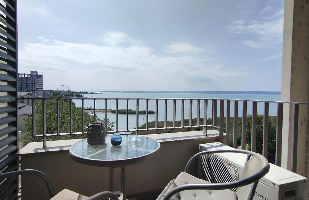 Aranypart Club218 Beatrix Wellness Apartman-1