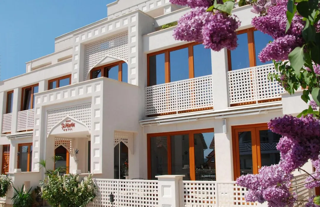Amira Boutique Hotel Heviz Wellness & Spa-1