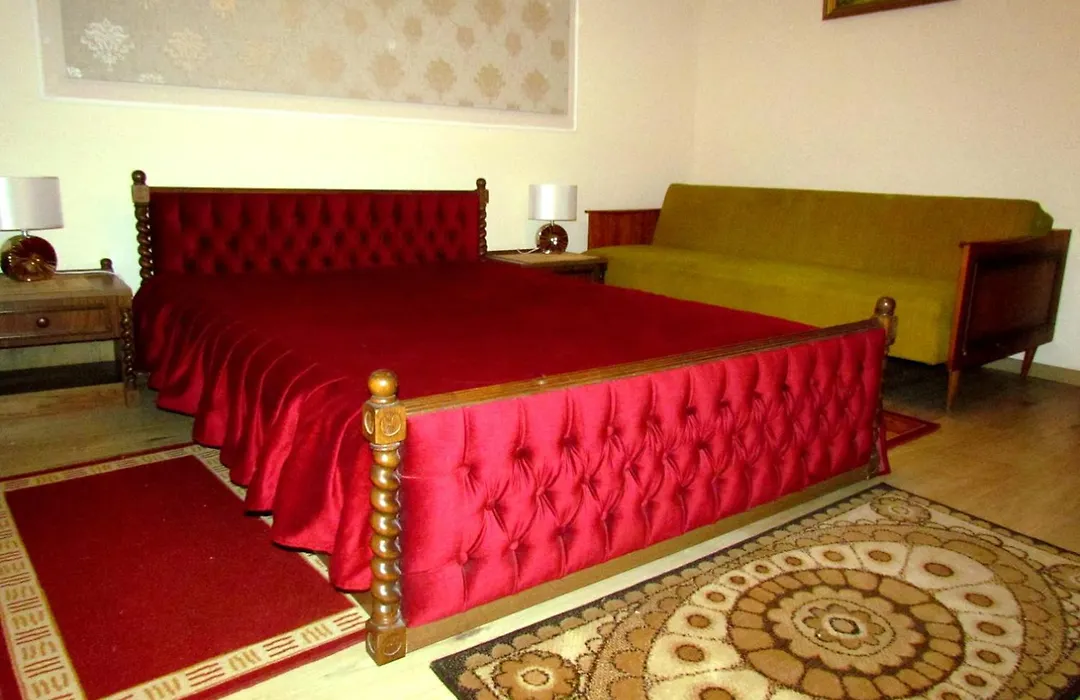 Leander Vendeghaz-1