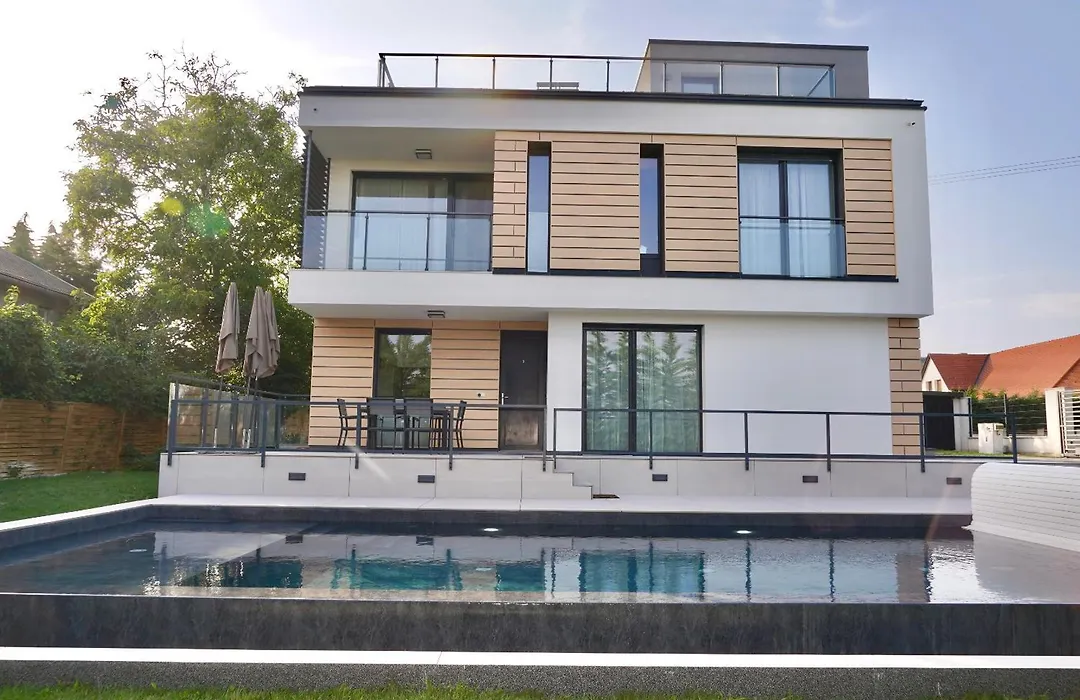 Golden Relax Apartments-1