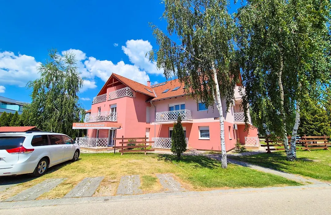 Ildiko Apartmanhaz-1