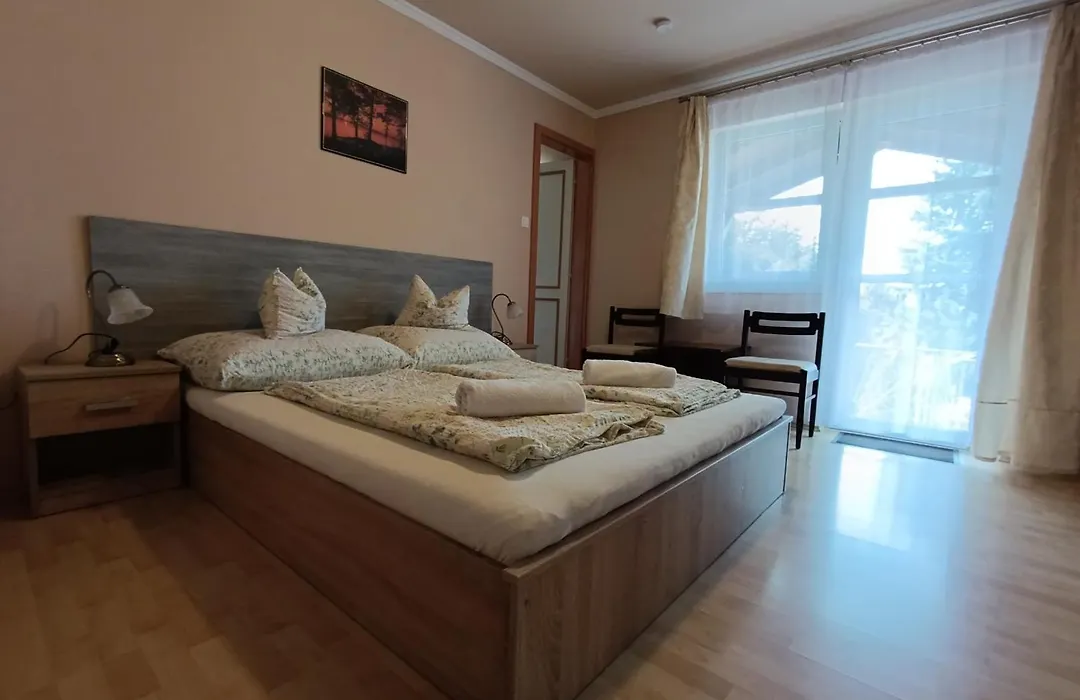 Vitorlas Apartmanhaz-1
