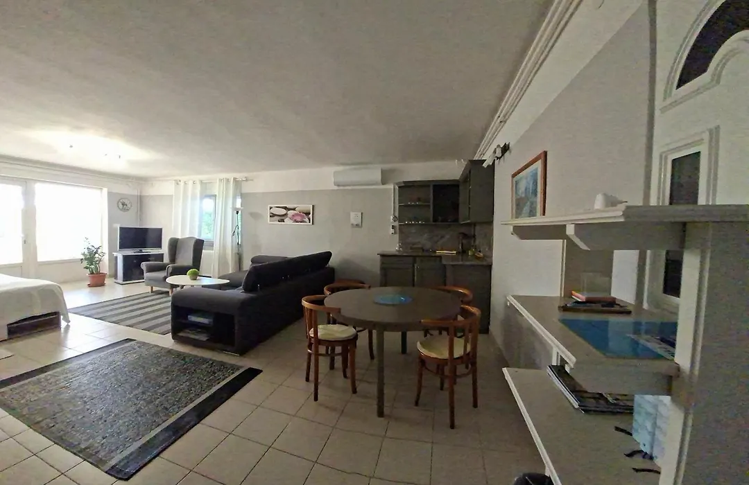 Sirokko Apartman-1