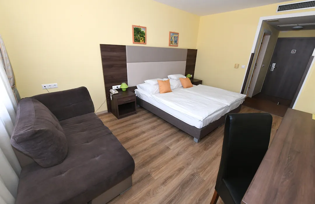 Jade Hotel-Ezüsthíd Hotel-1