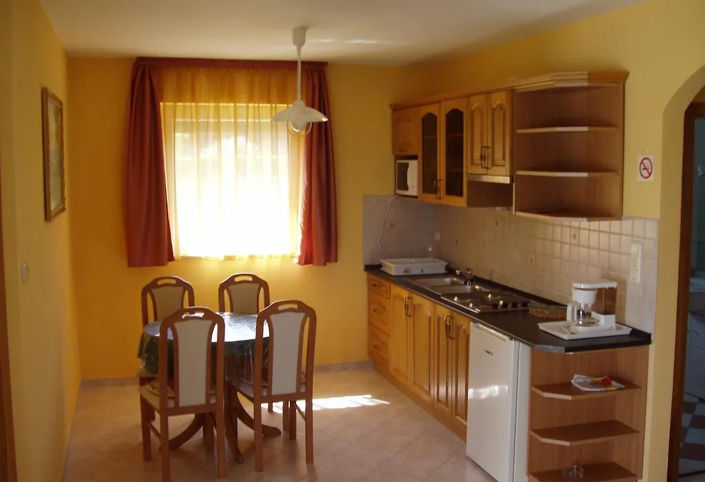 Katalin Apartmanhaz-1