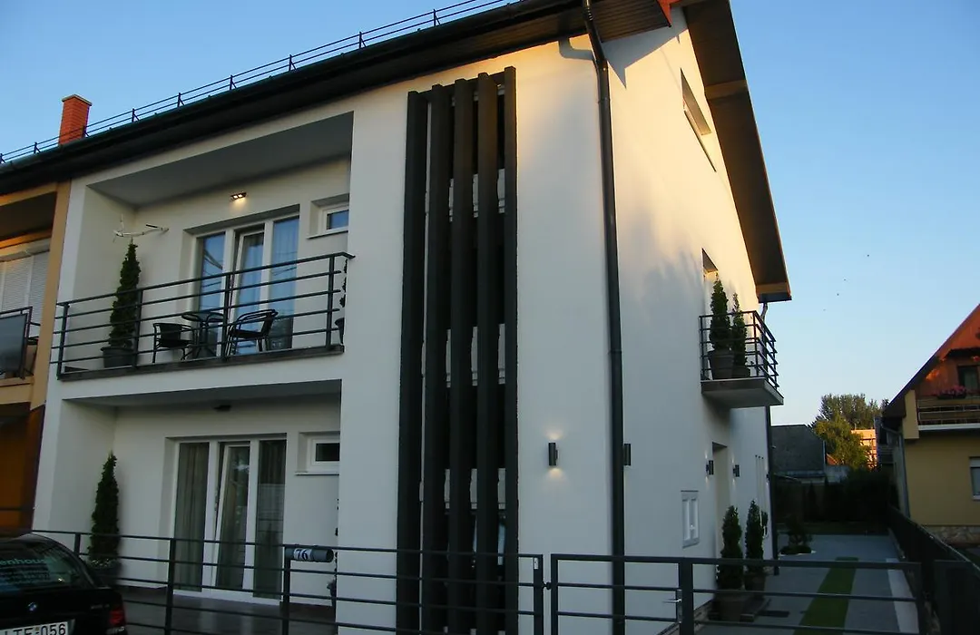 Gyarmati Apartman-1
