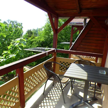 Vitorlas Apartmanhaz-3