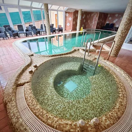 Fonix Wellness Panzio Heviz-3