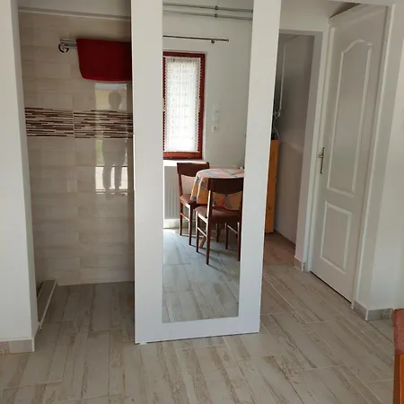 Lonci Apartman-2
