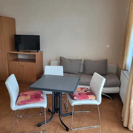 Tip-Top Apartmenthouse-2