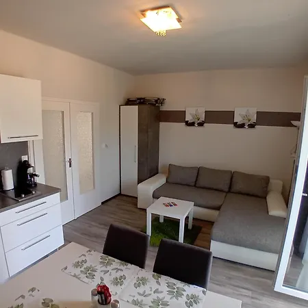 Gyarmati Apartman-3