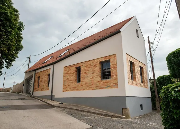 Loftlakásom**** Veszprém