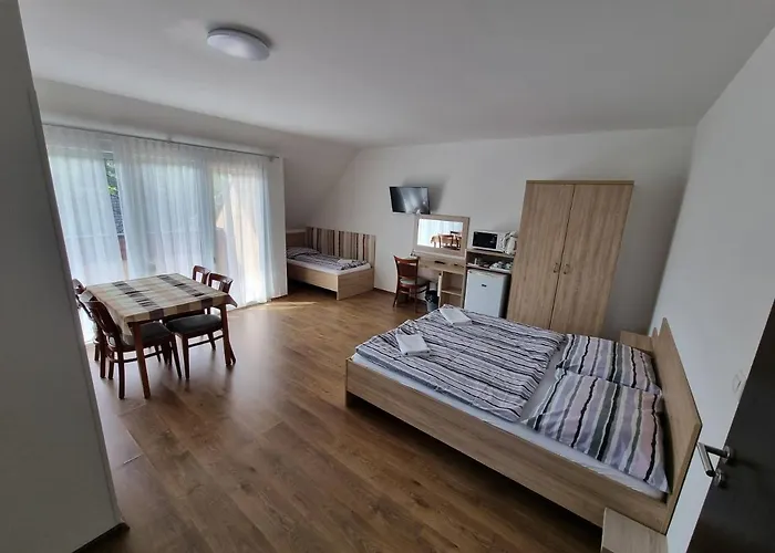 Adam Apartmanhaz Siofok