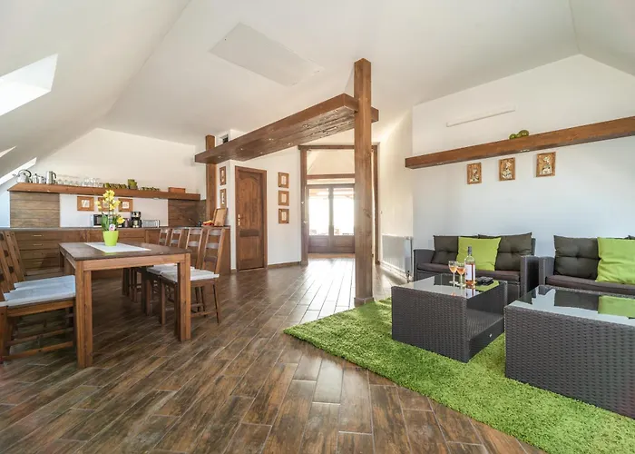 Juhar Apartmanház Balatongyörök