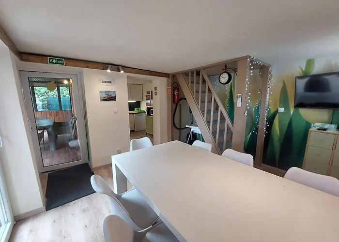 Mediterran Holiday Home - Jacuzzi & Pool Balatonfüred mit Pool