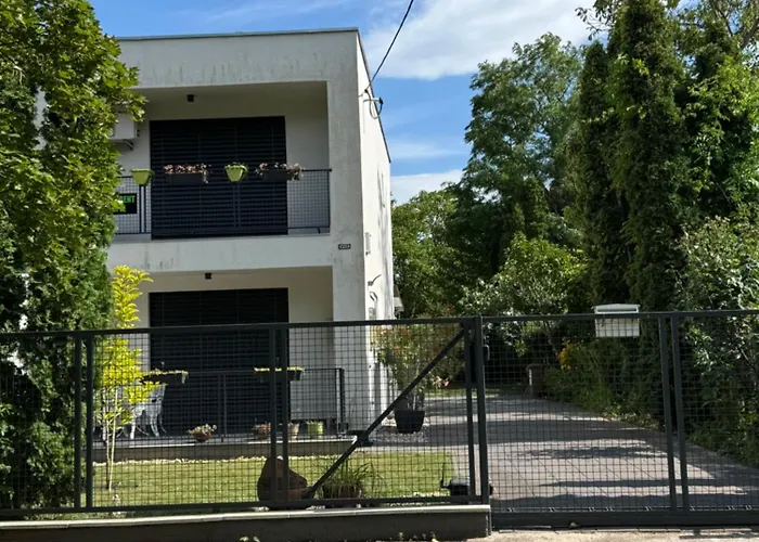 House For 6 Ppl At Lake Balaton Siófok